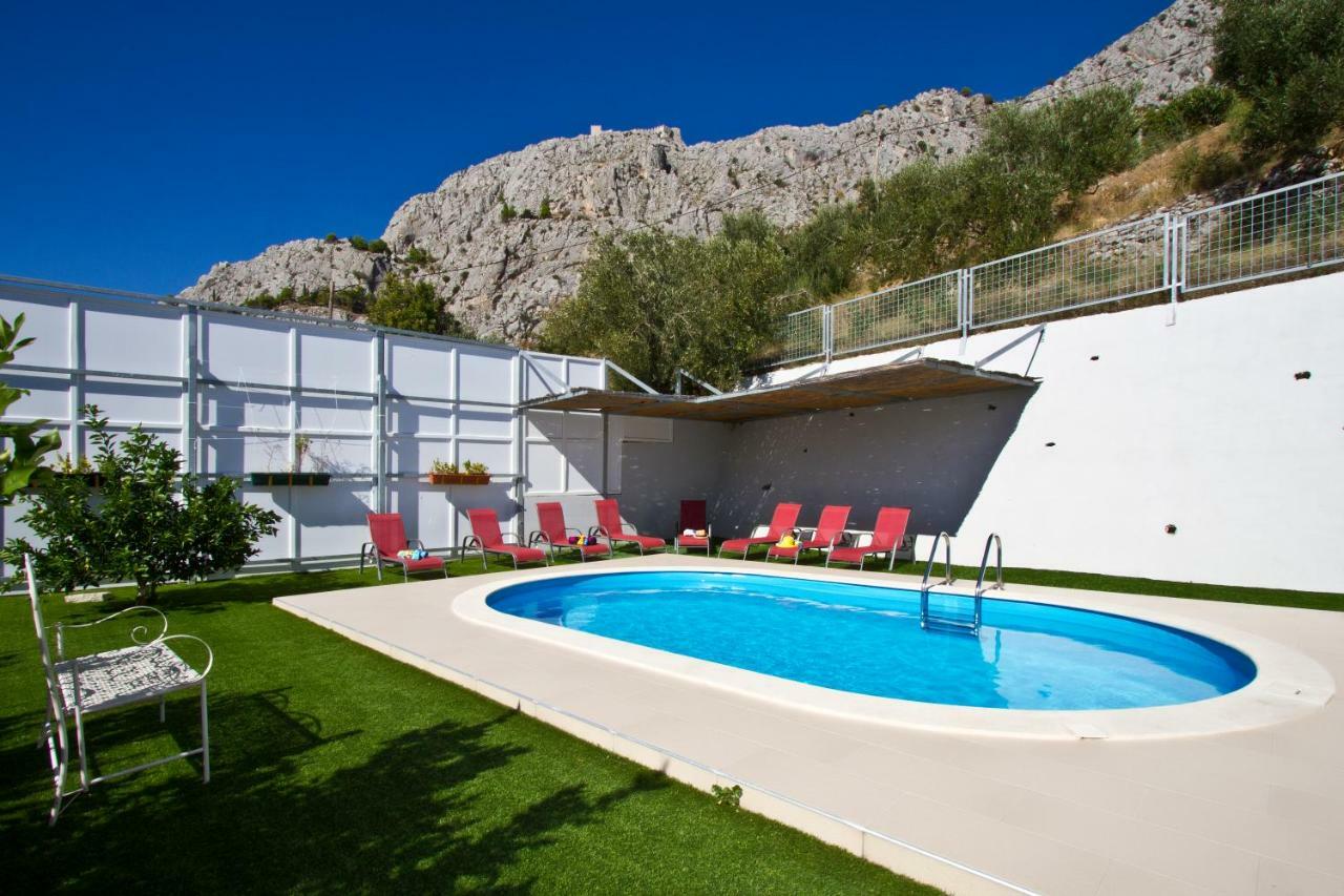 Villa Omis Michy - Family House For Big And Small Groups المظهر الخارجي الصورة
