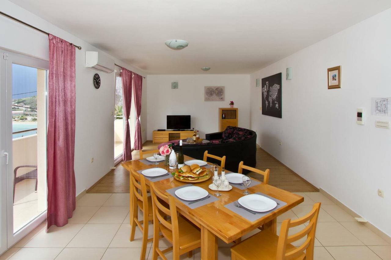Villa Omis Michy - Family House For Big And Small Groups المظهر الخارجي الصورة