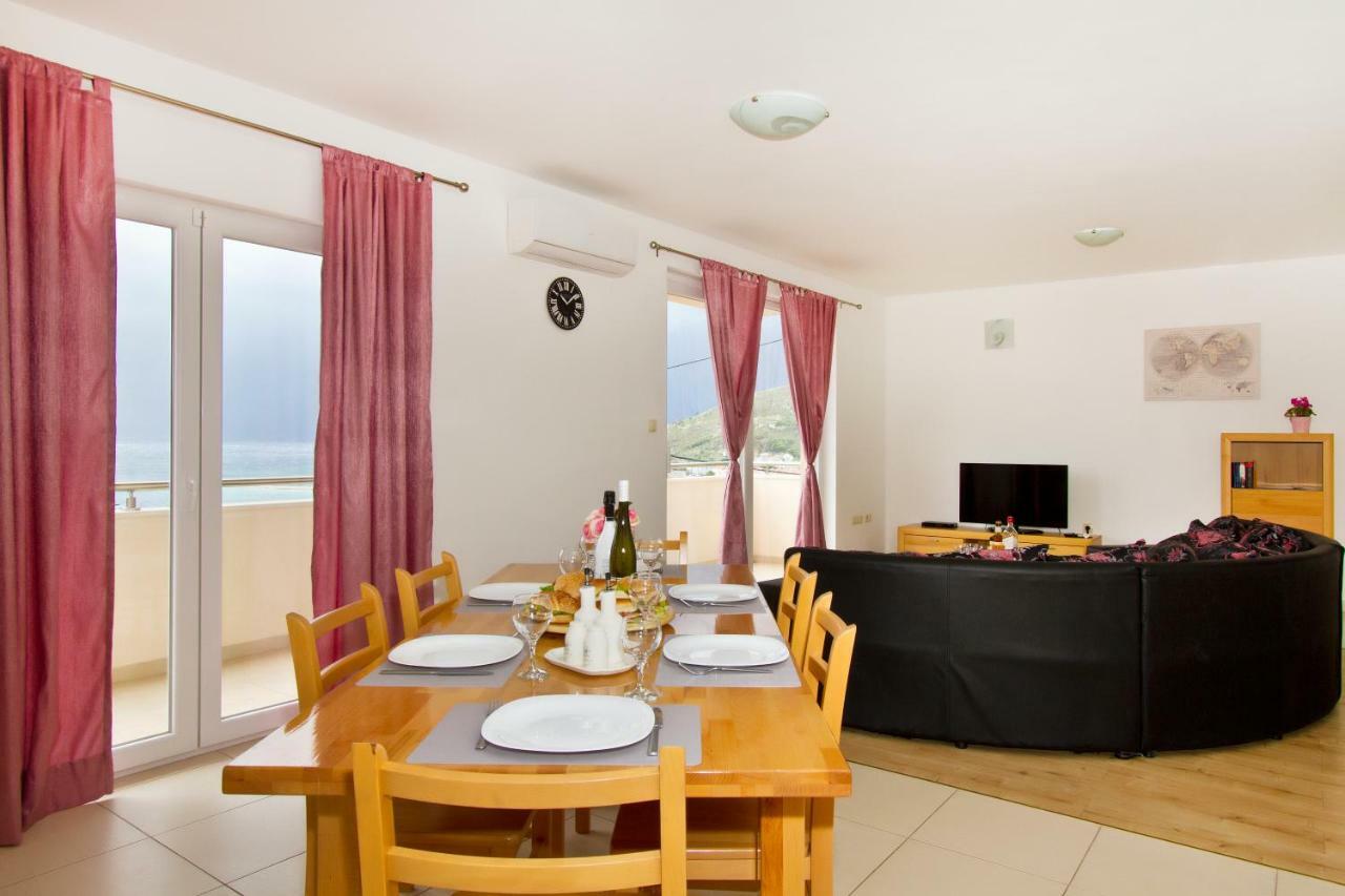 Villa Omis Michy - Family House For Big And Small Groups المظهر الخارجي الصورة